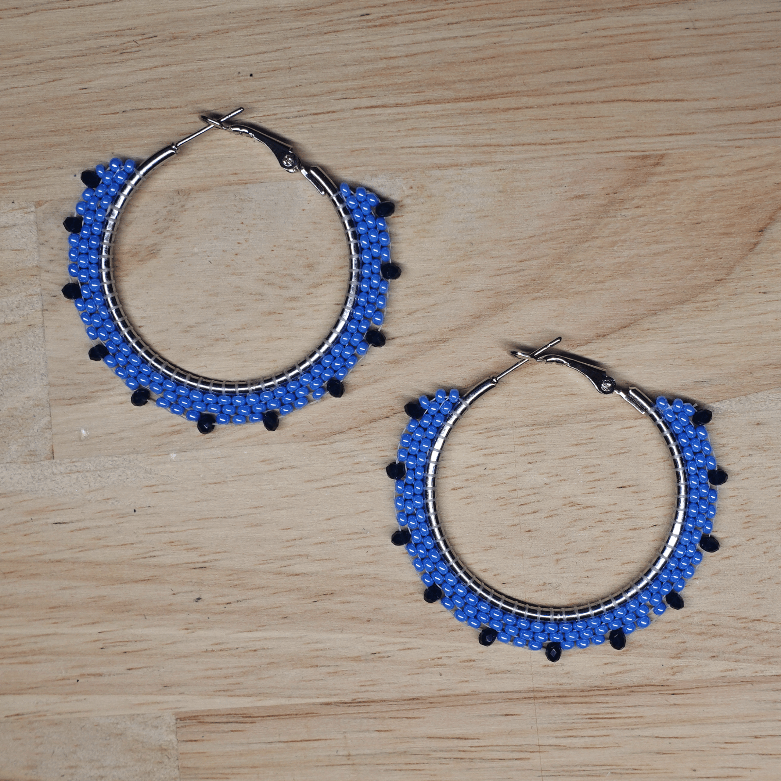 Beaded Hoop Earrings - Čík’ayela Kšúpi Čhaŋgléška - Azura Blue