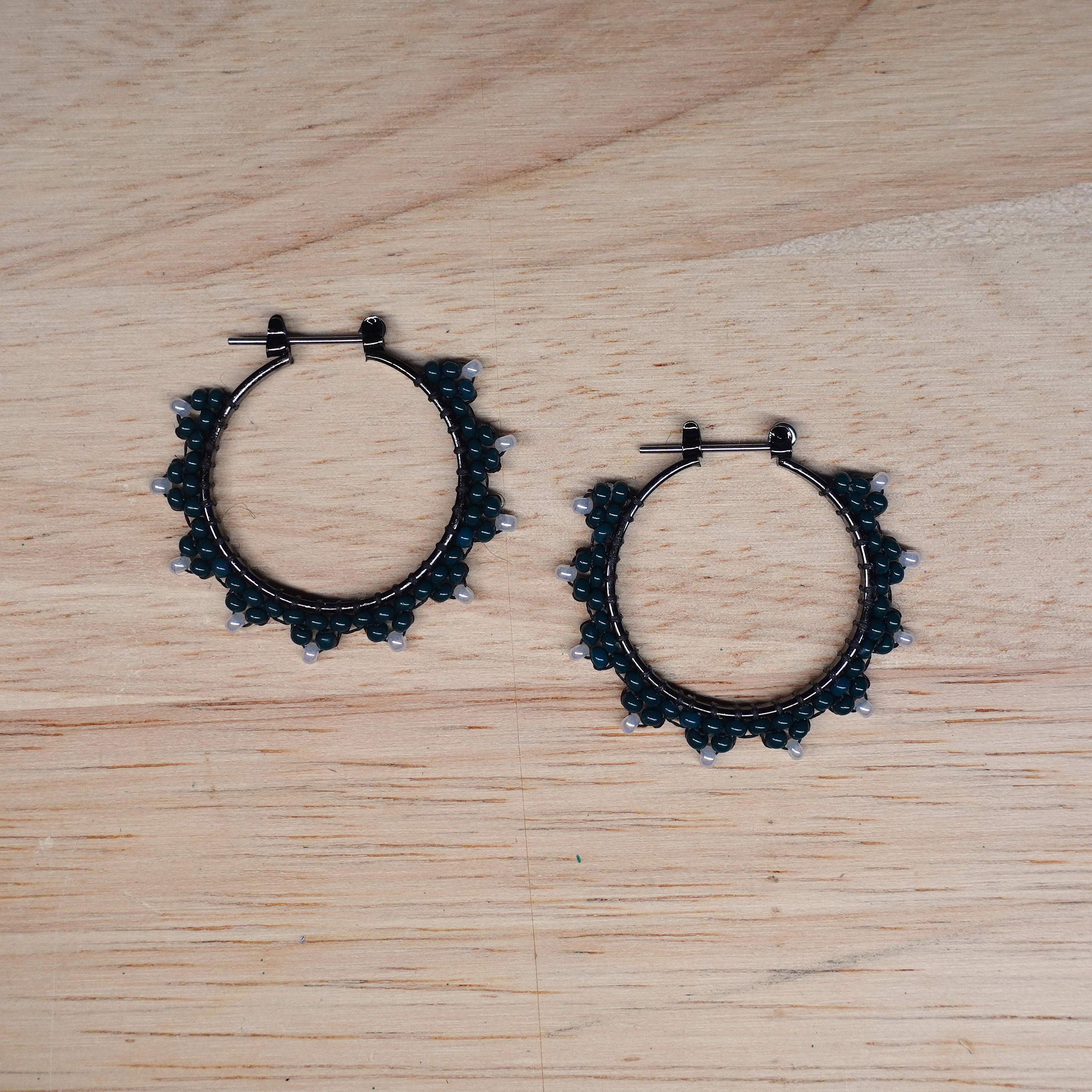 XS Beaded Hoop Earrings - Čík’ayela Kšúpi Čhaŋgléška - Forest Green