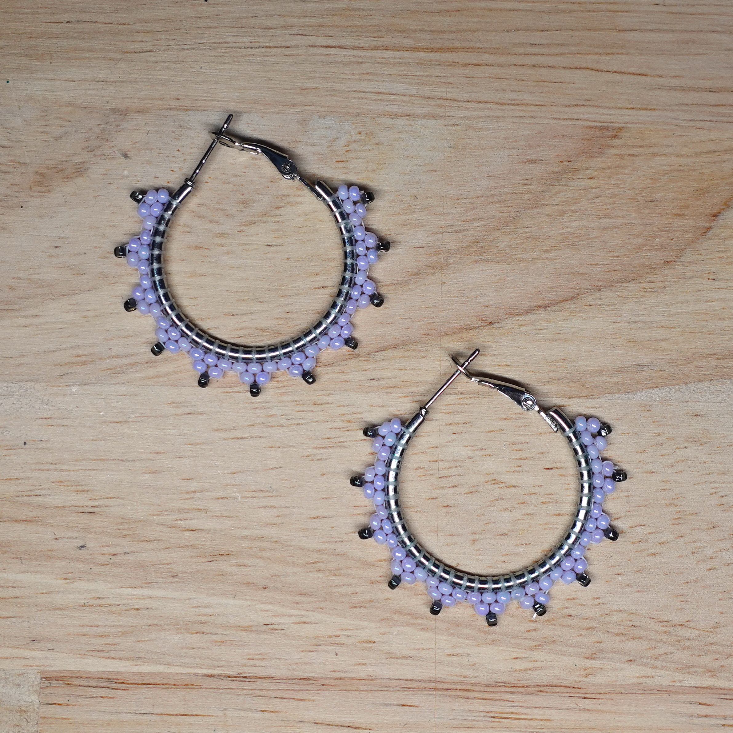 XS Beaded Hoop Earrings - Čík’ayela Kšúpi Čhaŋgléška - Light Purple